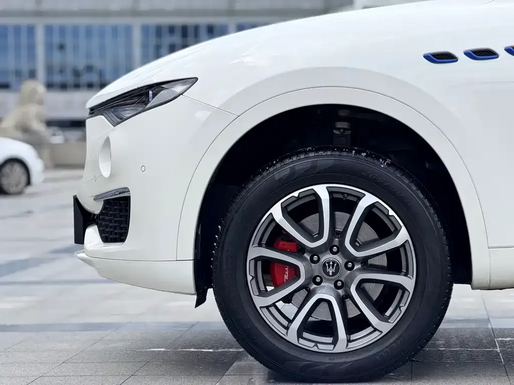Maserati Levante — фото 2