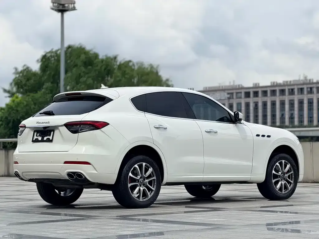 Maserati Levante — фото 4