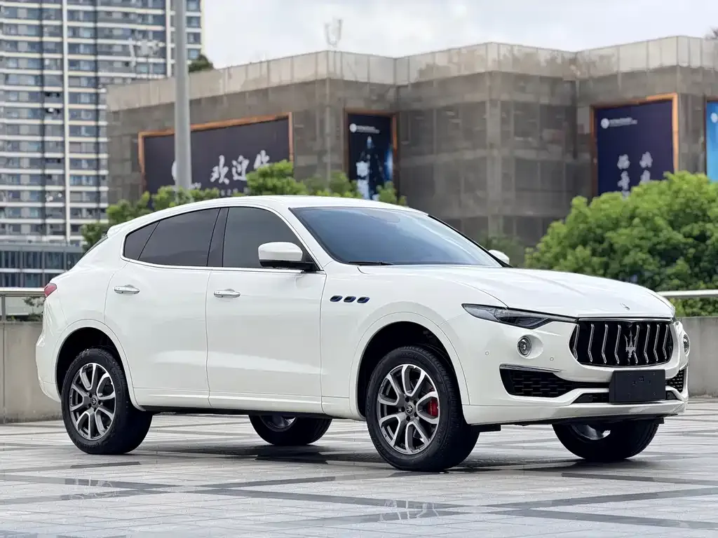 Maserati Levante — фото 10