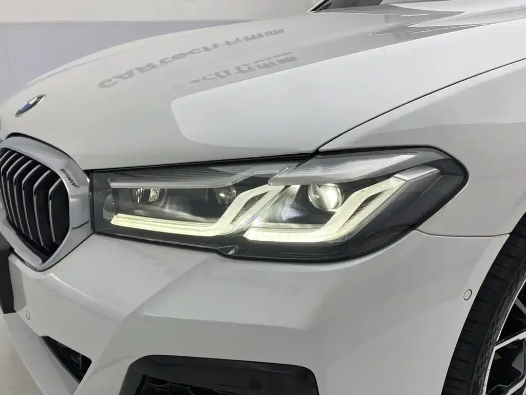 BMW 5 Series — фото 10