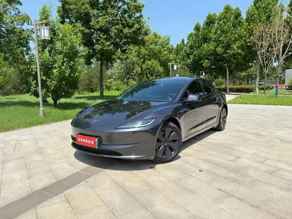 Tesla Model 3 — фото 1