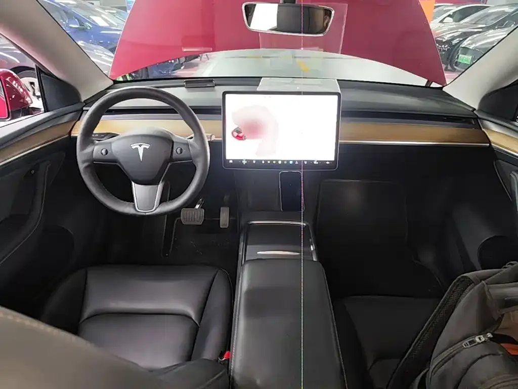 Tesla Model Y — фото 3