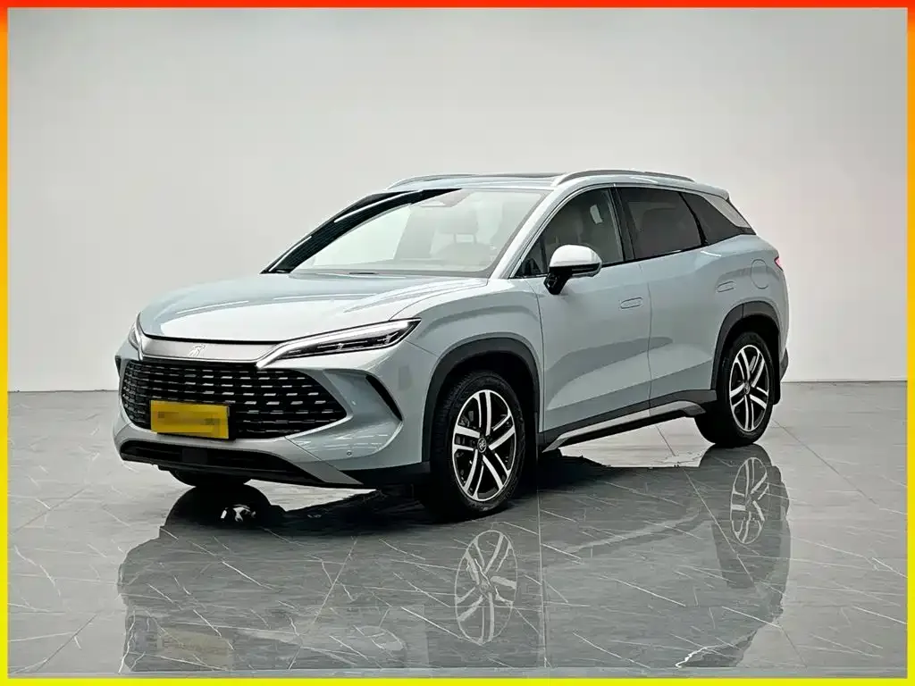 BYD L DM-i — фото 1