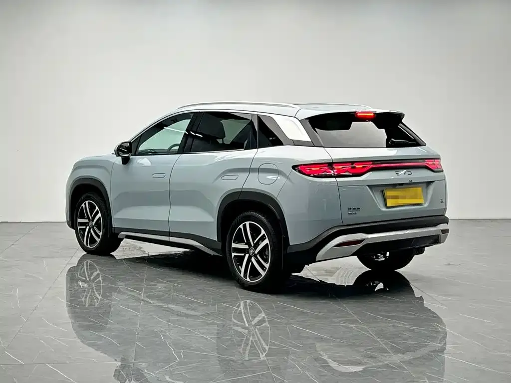 BYD L DM-i — фото 7