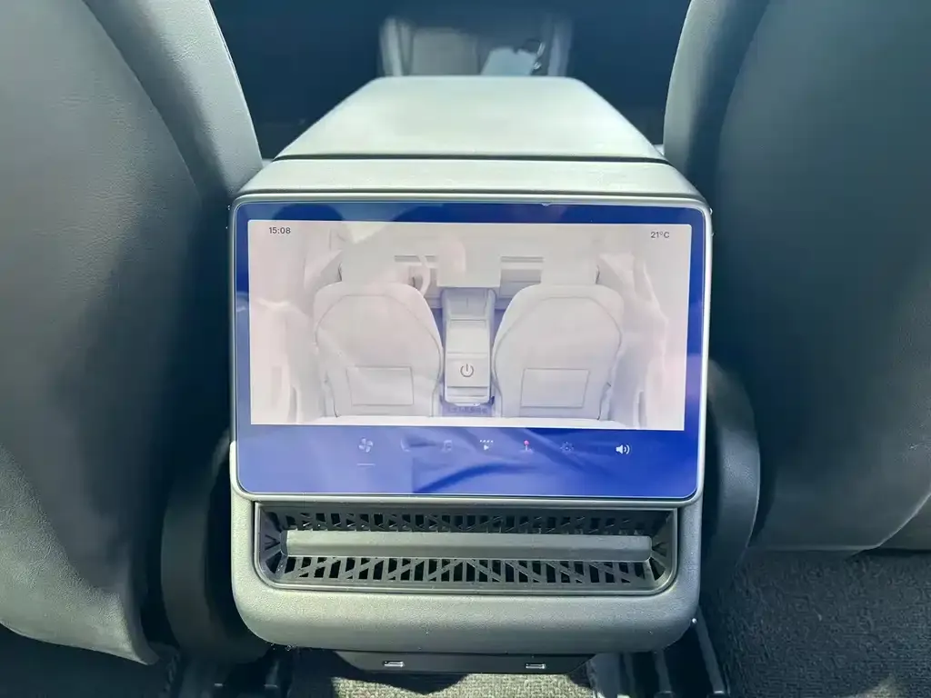 Tesla Model 3 — фото 2