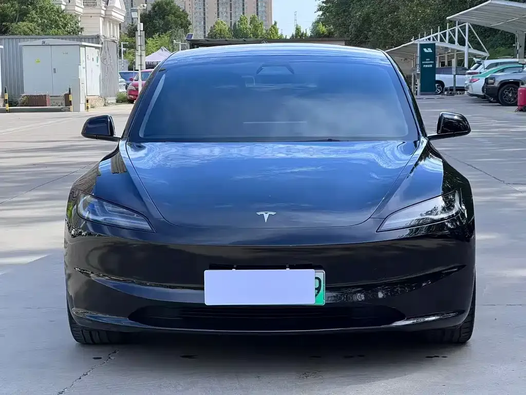 Tesla Model 3 — фото 4