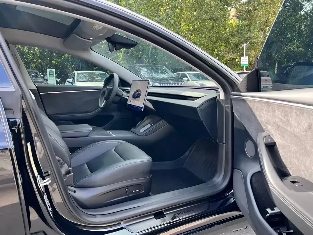 Tesla Model 3 — фото 6