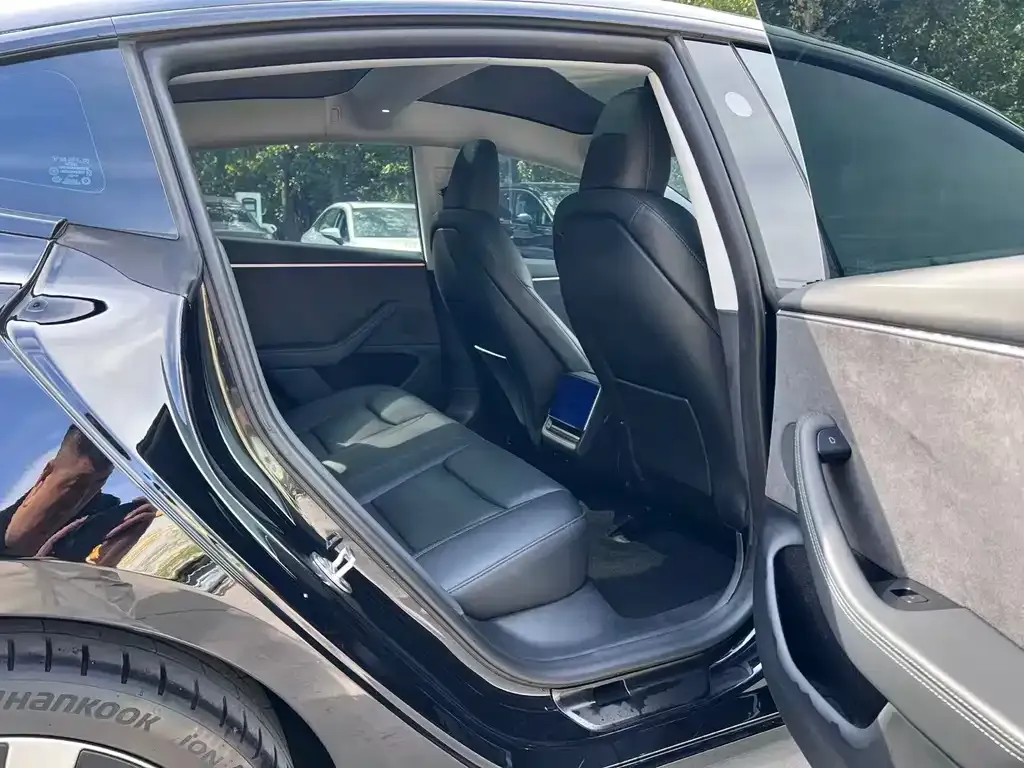 Tesla Model 3 — фото 10