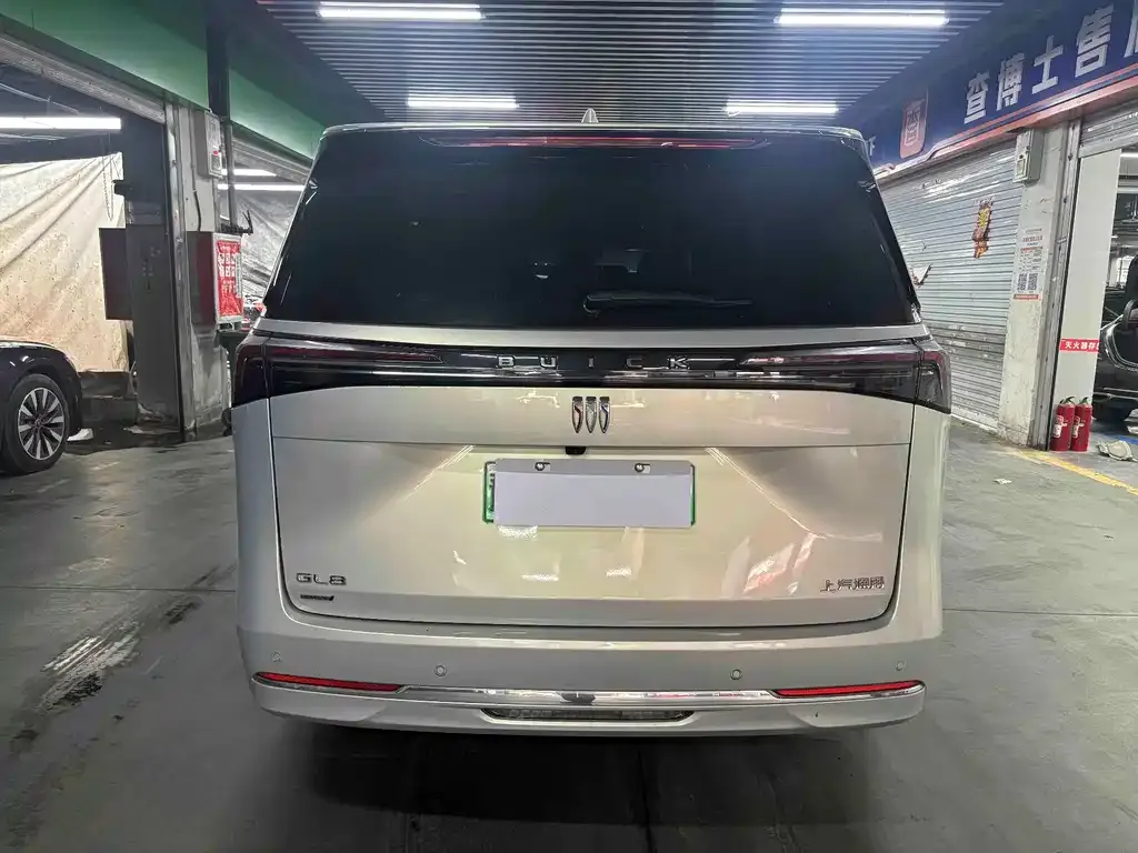 Buick GL8 Hybrid — фото 8