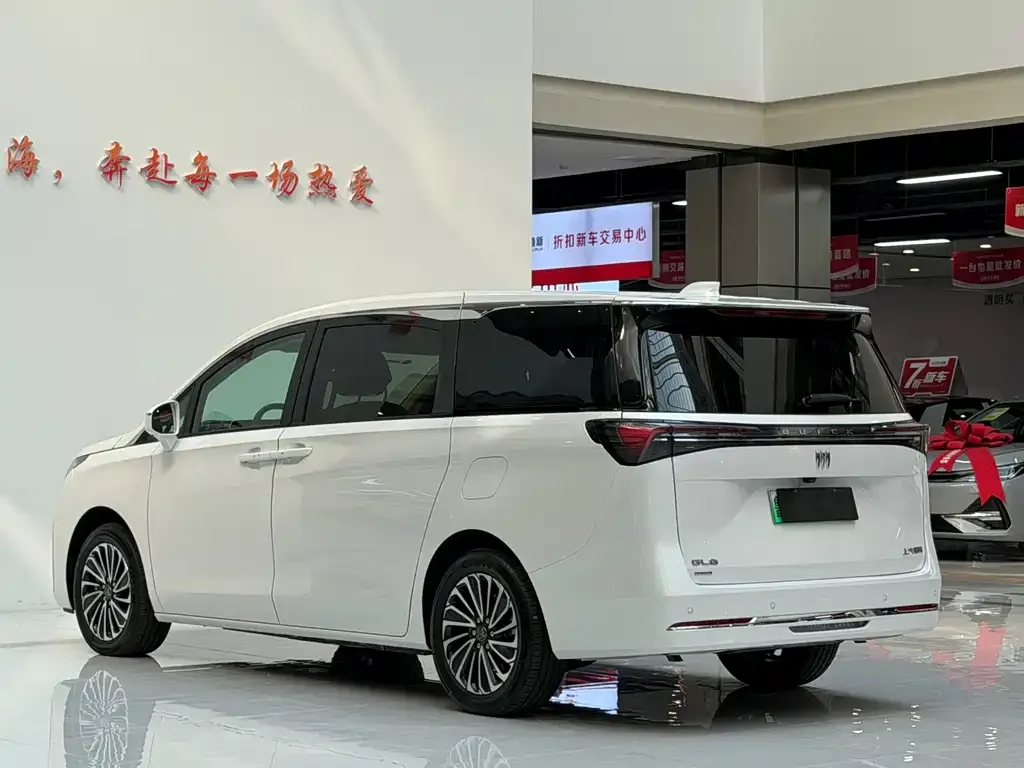 Buick GL8 Hybrid — фото 4