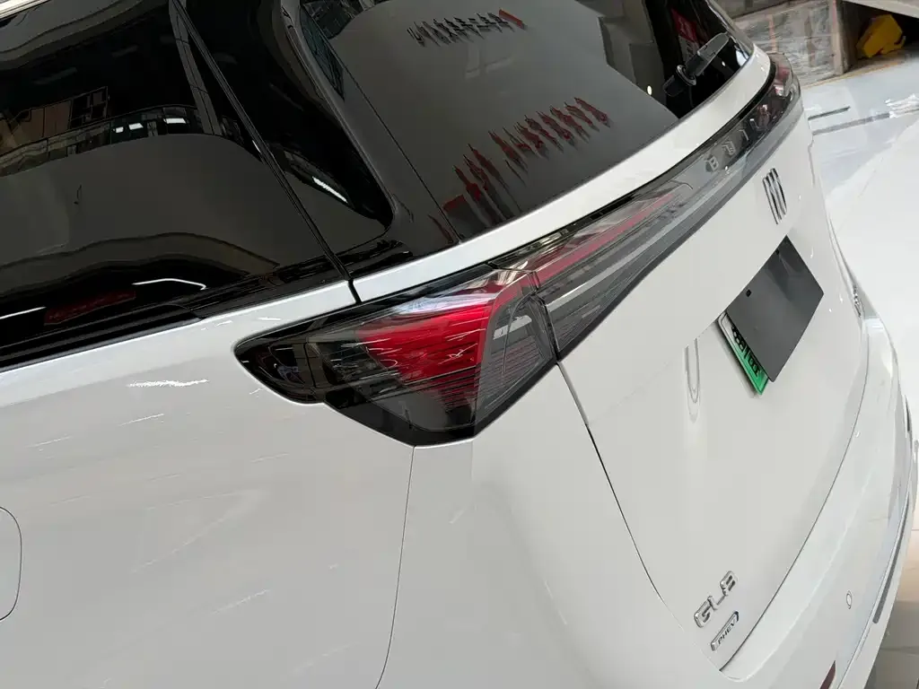 Buick GL8 Hybrid — фото 6
