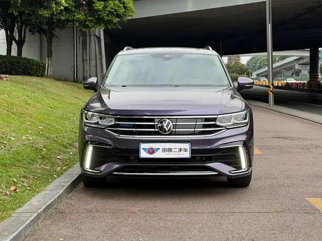 Volkswagen Tiguan L PHEV — фото 2