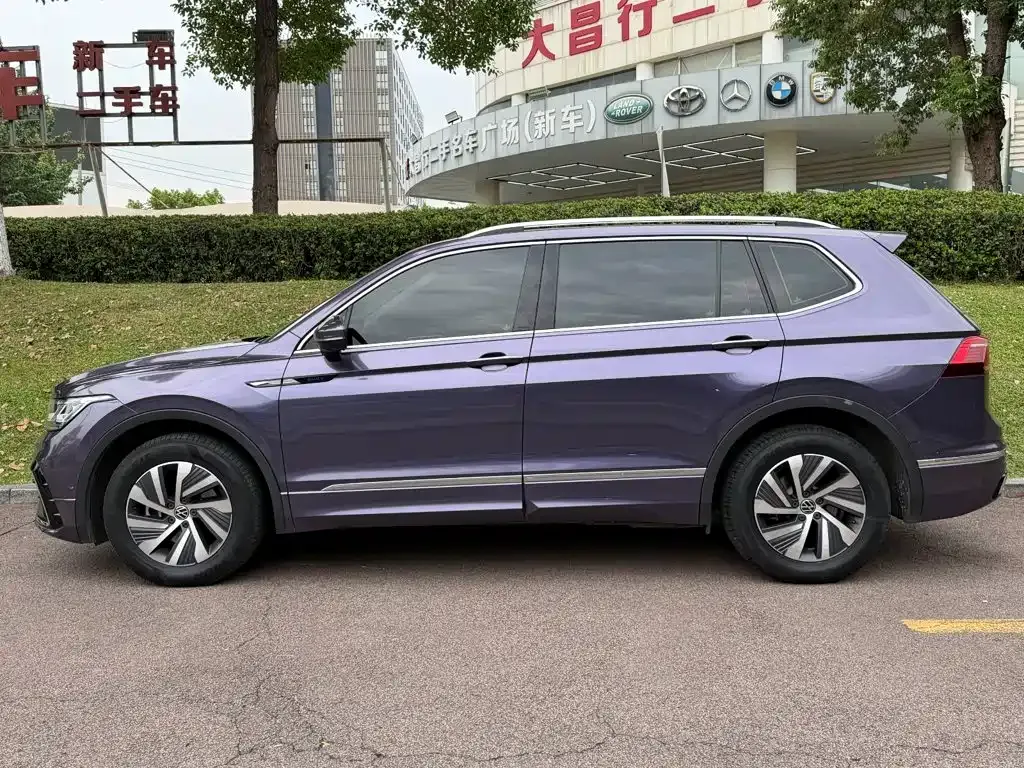 Volkswagen Tiguan L PHEV — фото 7