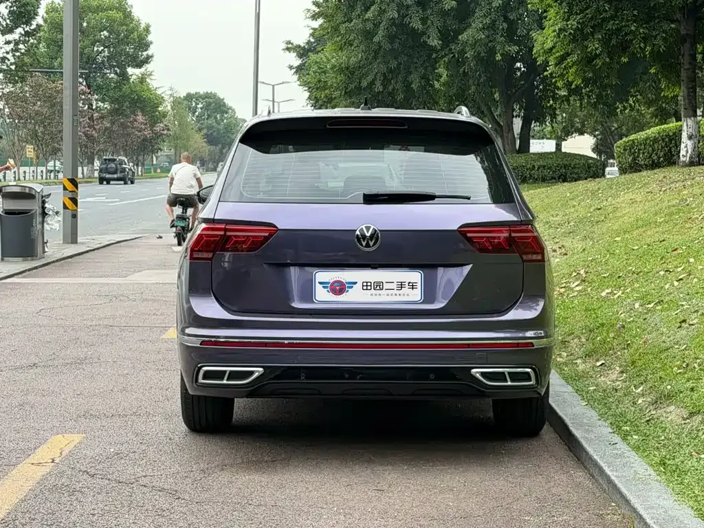 Volkswagen Tiguan L PHEV — фото 10
