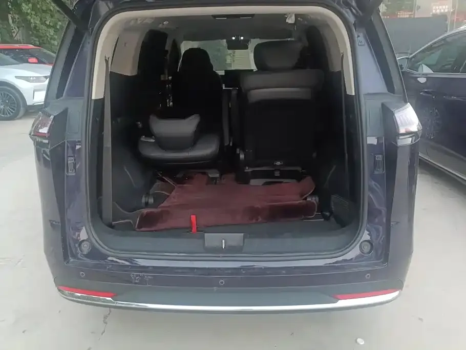 GAC Motor Trumpchi E8 PHEV — фото 8