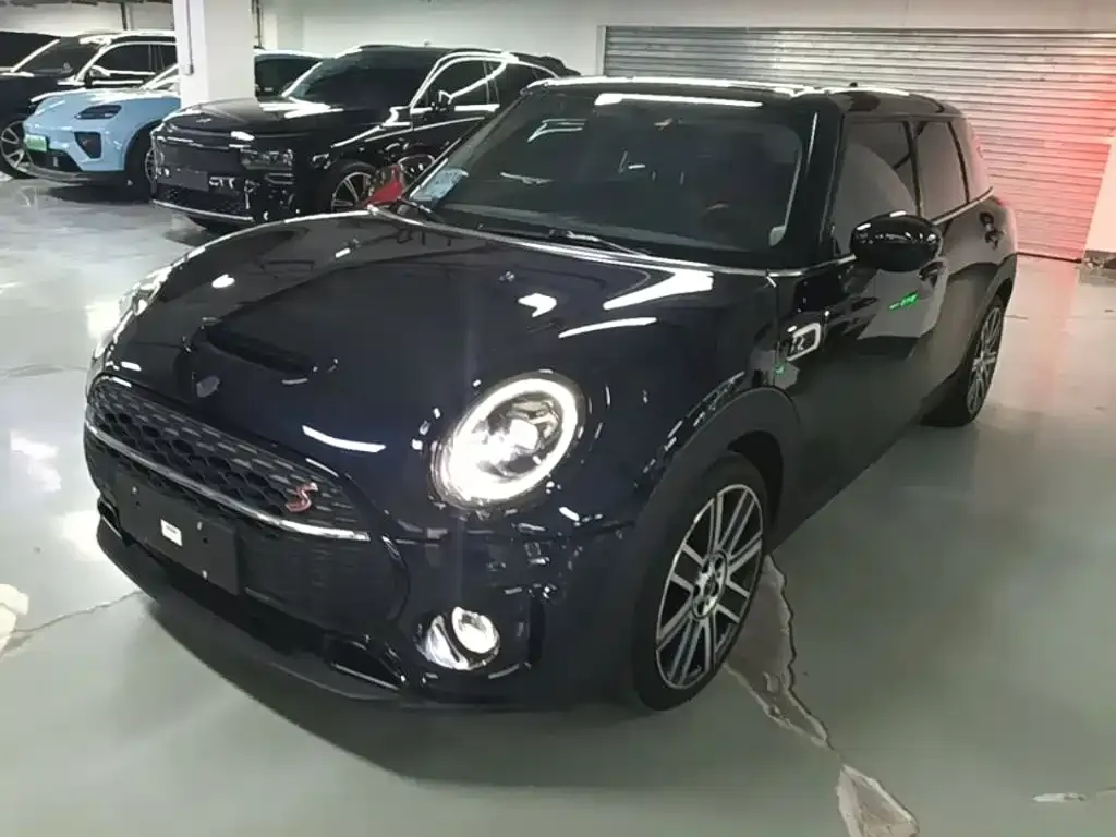 MINI Clubman — фото 1