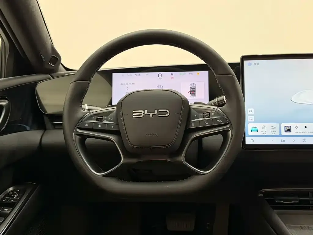 BYD Seal — фото 3