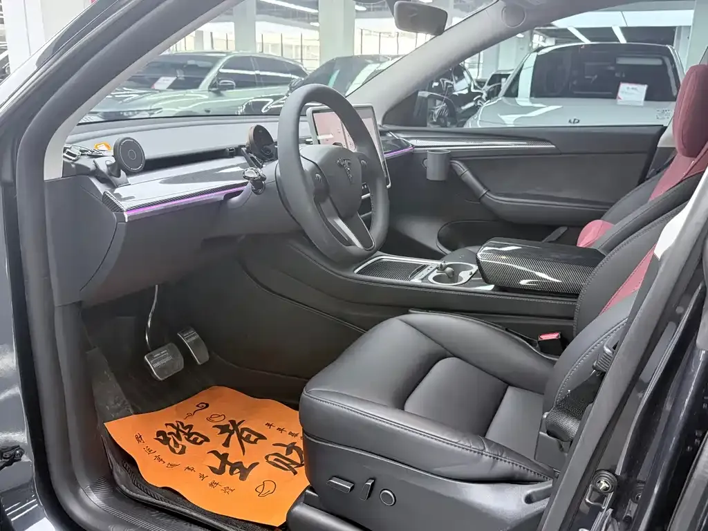 Tesla Model Y — фото 3
