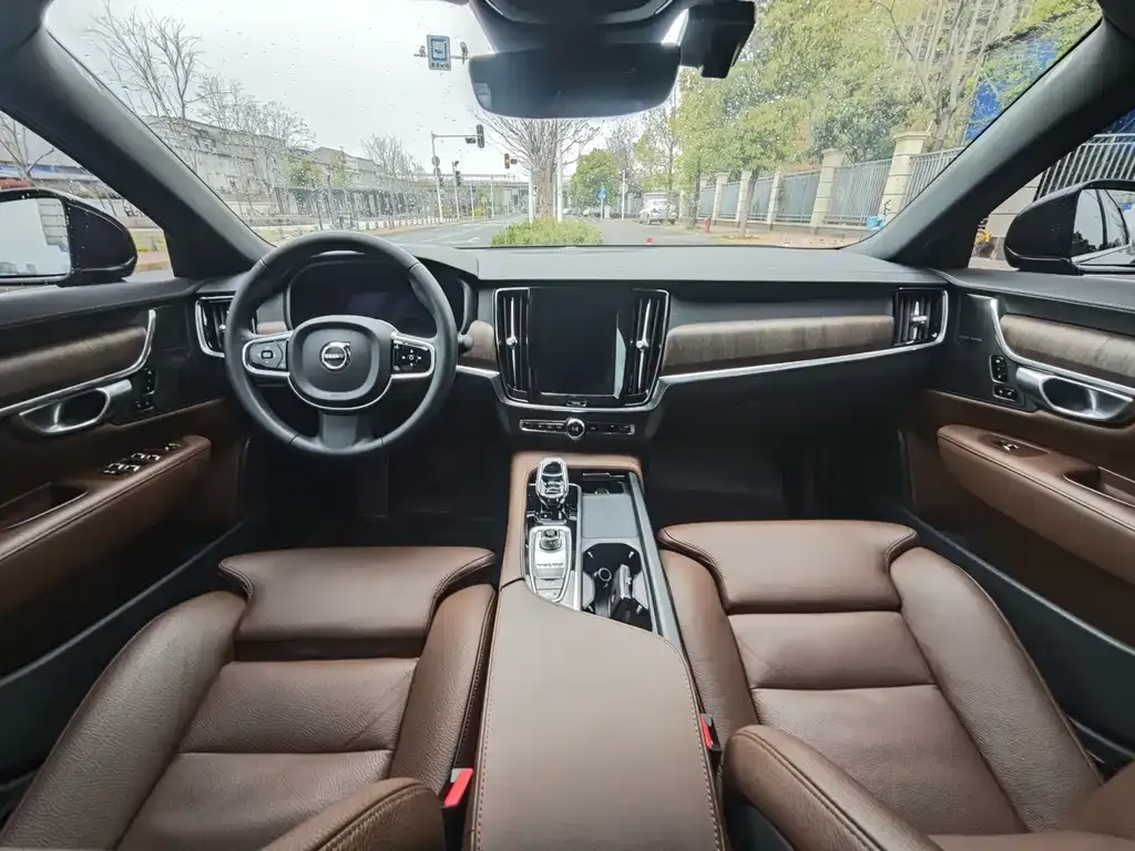 Volvo S90 — фото 4