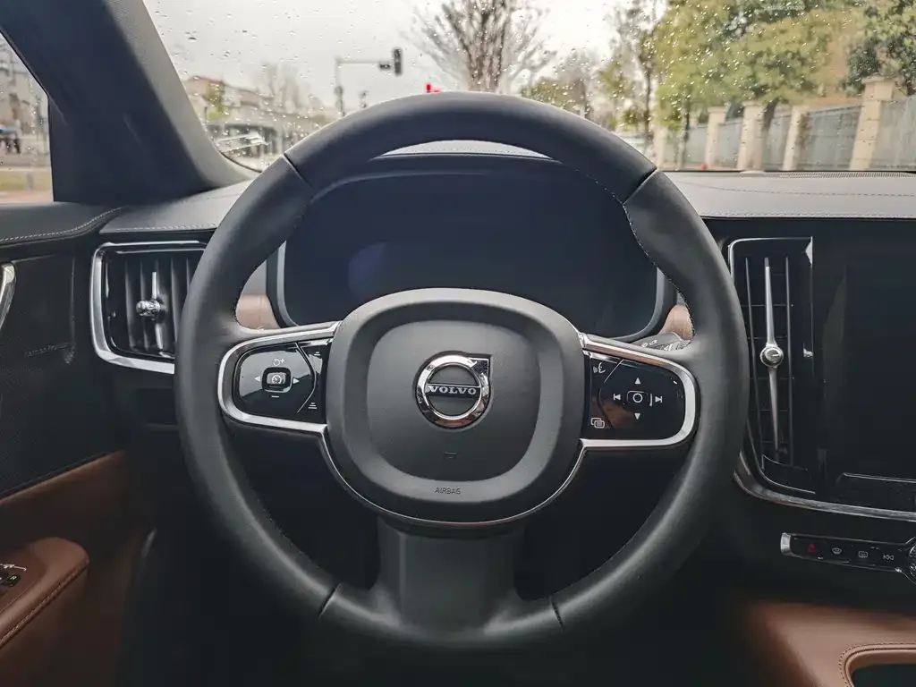 Volvo S90 — фото 6
