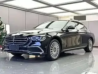 Mercedes-Benz E-Class — фото 1