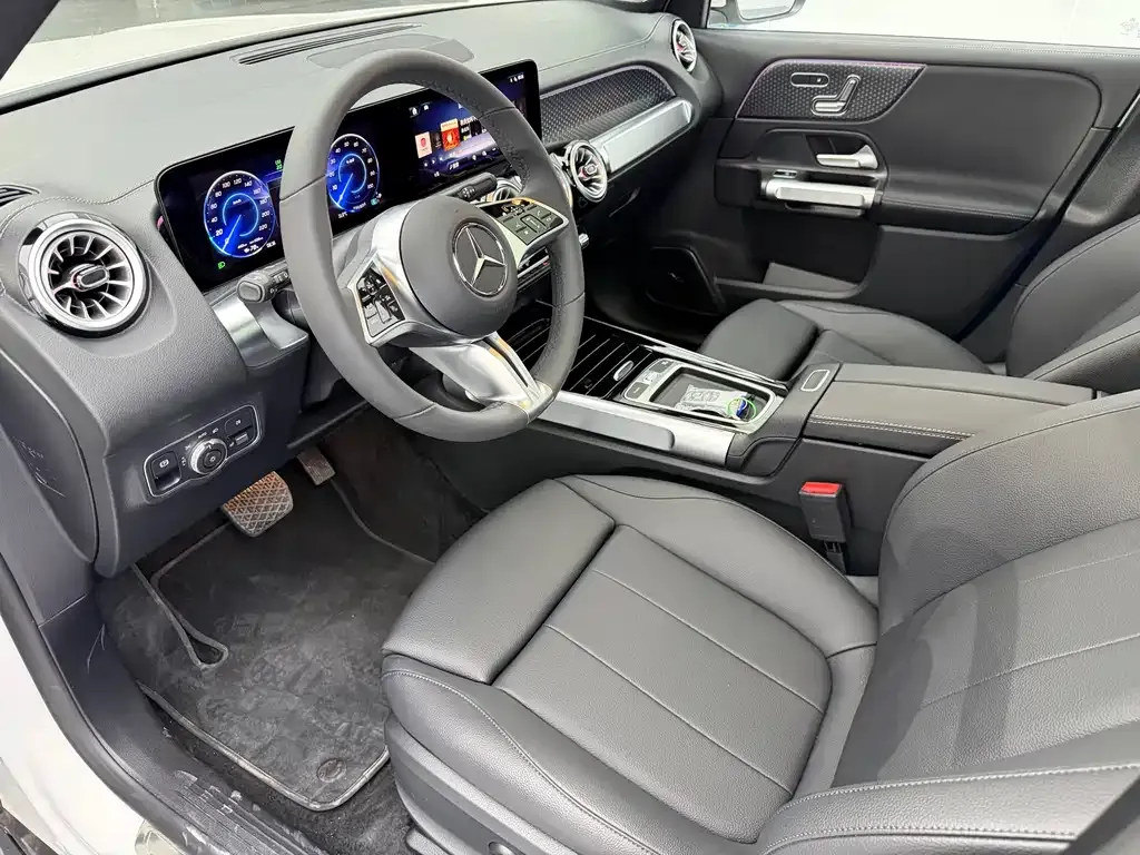 Mercedes-Benz EQB — фото 10