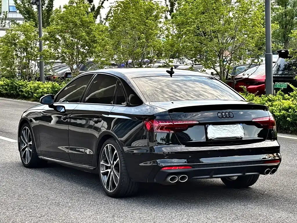 Audi S4 — фото 7