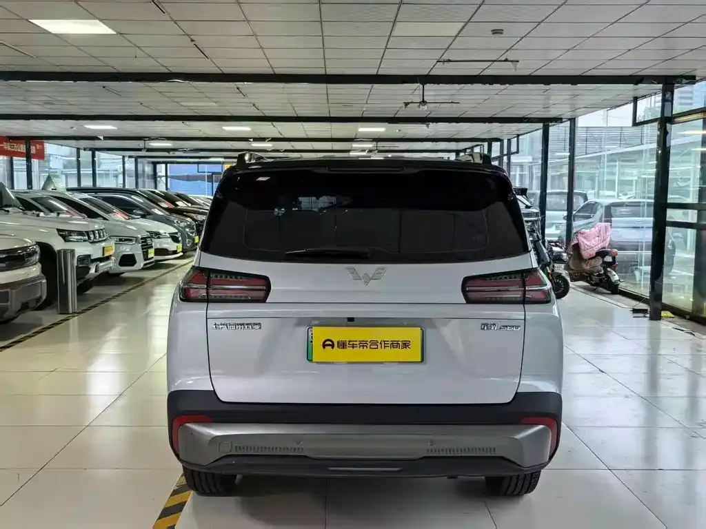 Wuling Xingguang 560 New Energy — фото 6
