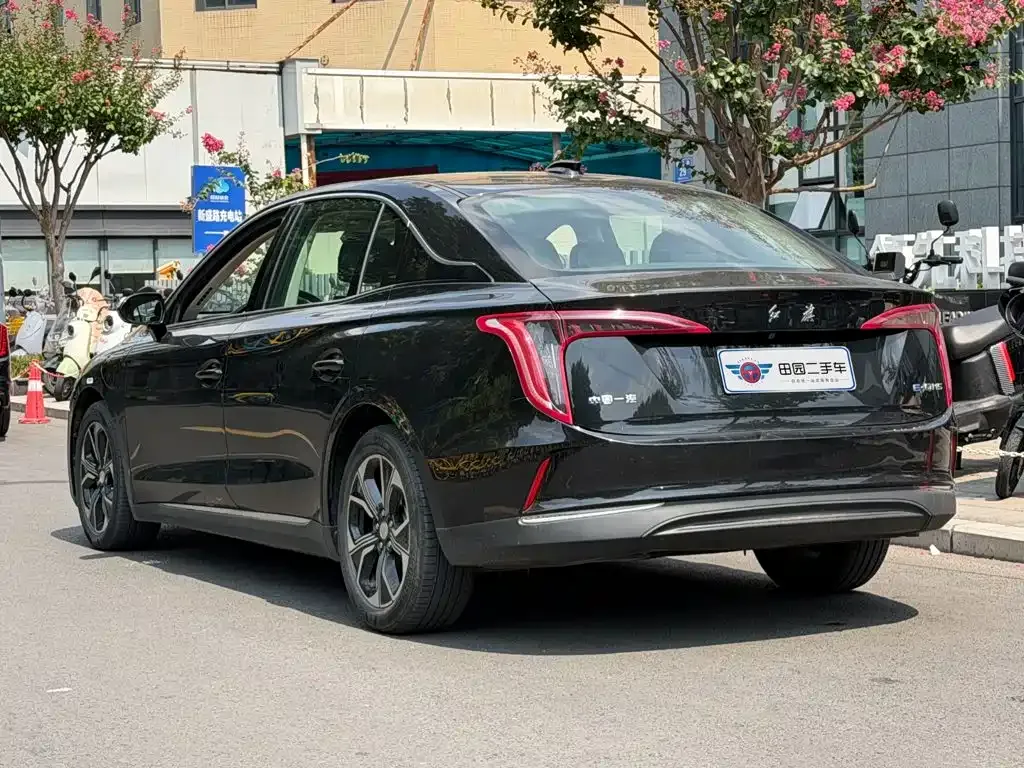 Hongqi E-QM5 — фото 8