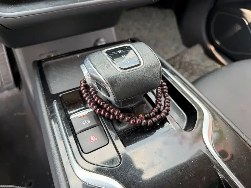 Hongqi E-QM5 — фото 3