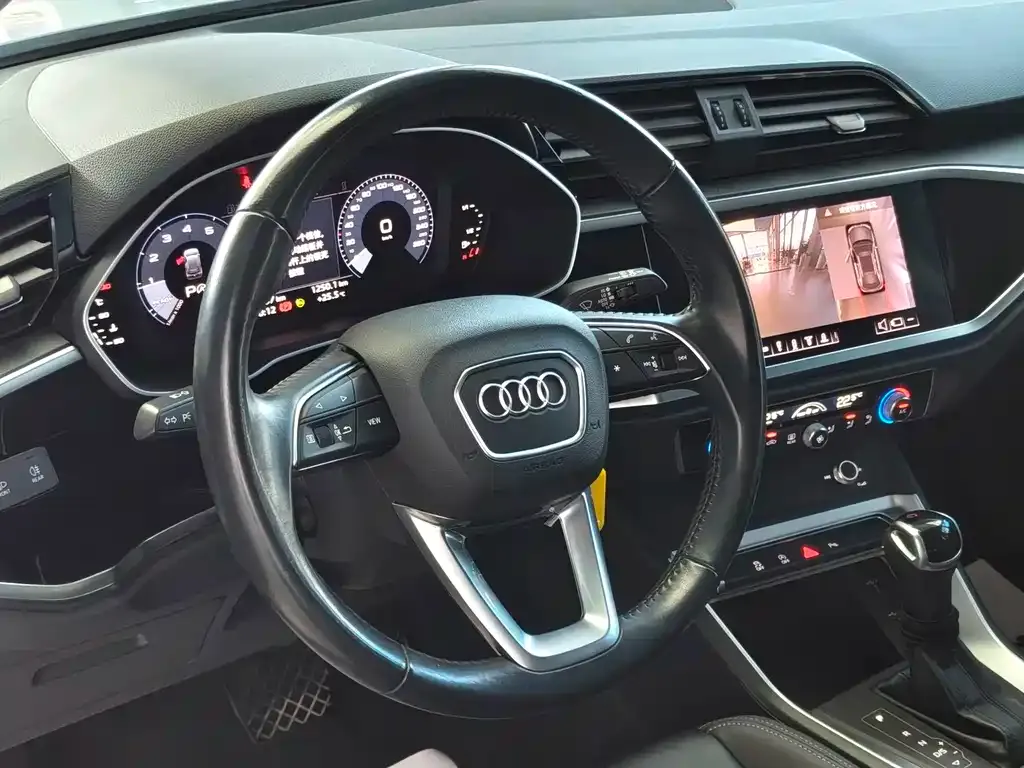 Audi Q3 — фото 5