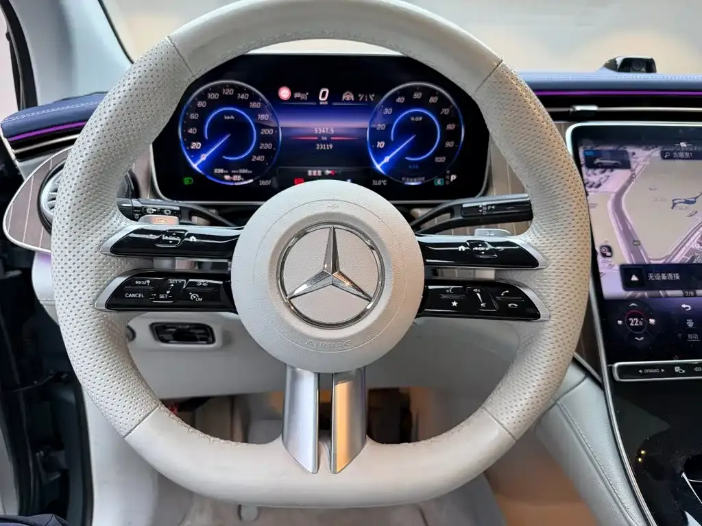 Mercedes-Benz EQE SUV — фото 9