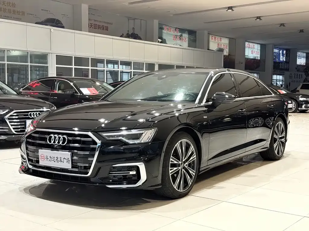 Audi A6L — фото 1