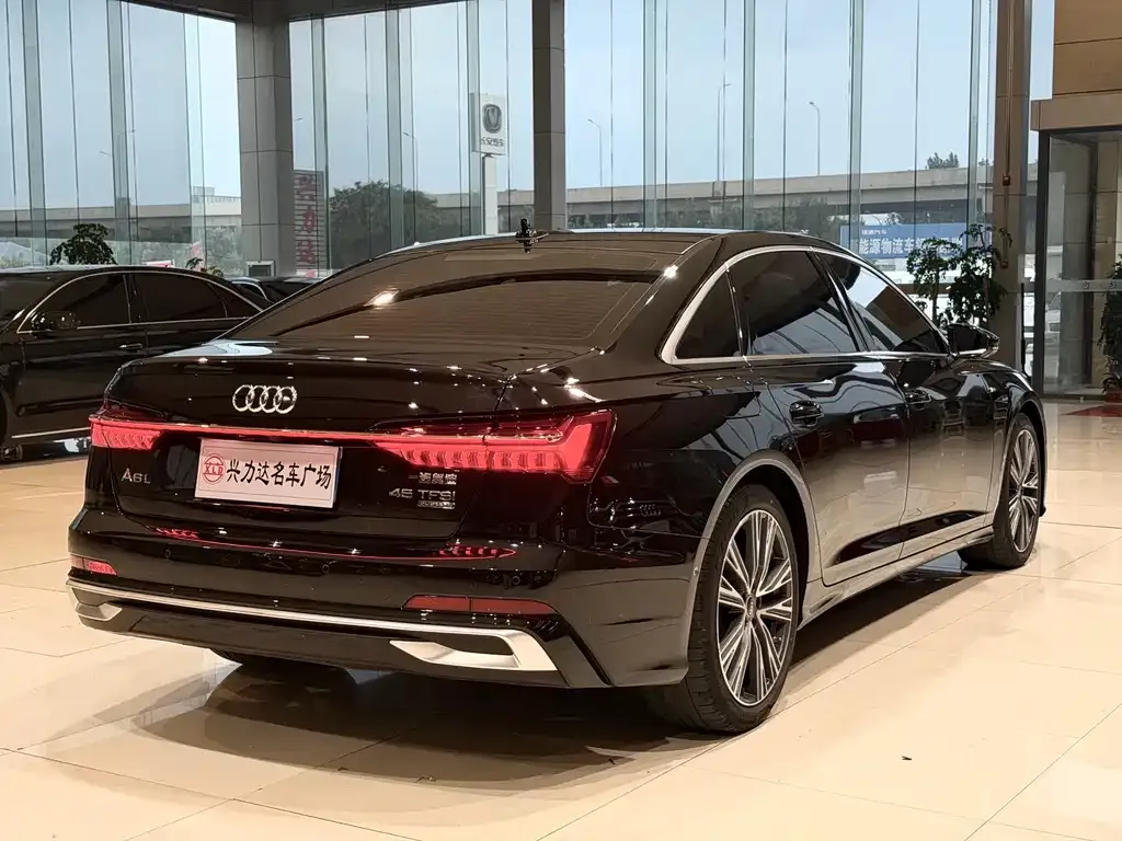 Audi A6L — фото 6