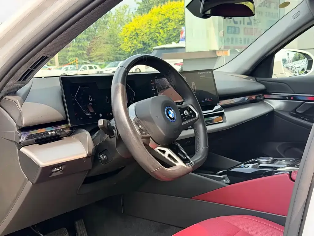 BMW i5 — фото 8