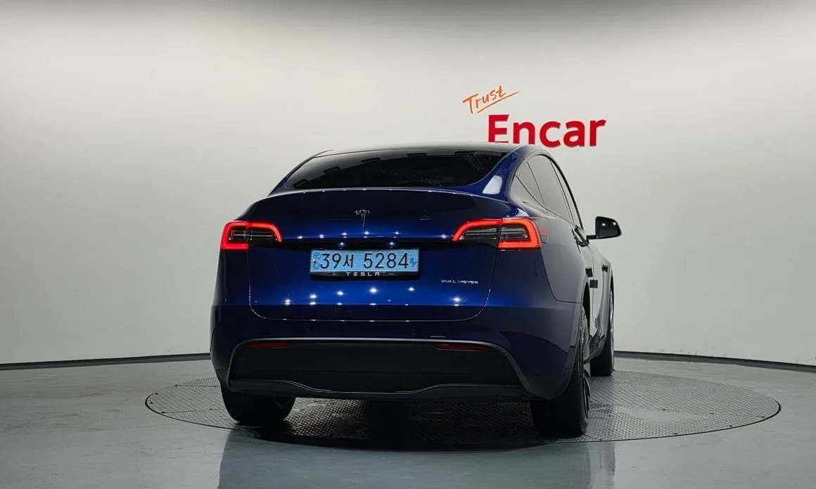 Tesla Model Y — фото 6