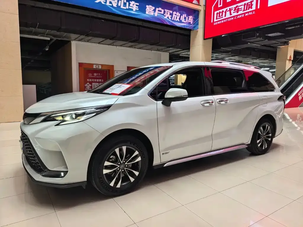 Toyota Granvia — фото 1