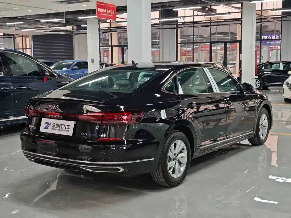 Volkswagen Passat PHEV — фото 6
