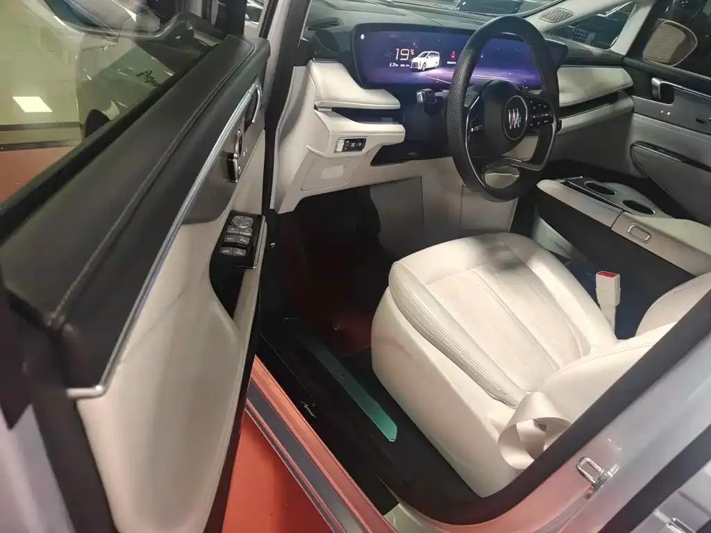 Buick GL8 Hybrid — фото 5