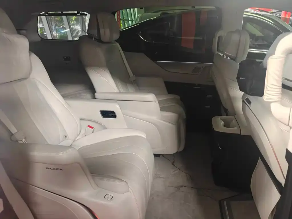 Buick GL8 Hybrid — фото 2
