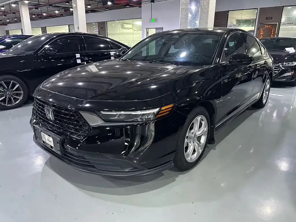 Honda Accord — фото 1