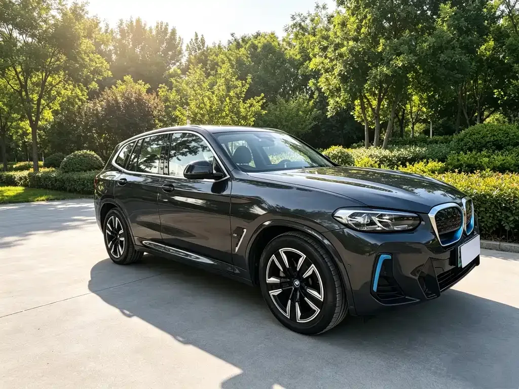 BMW iX3 — фото 8