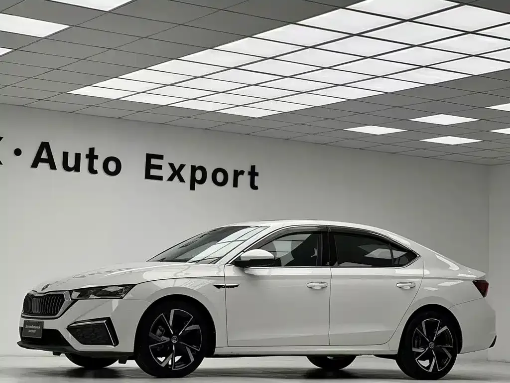 Skoda Octavia — фото 8