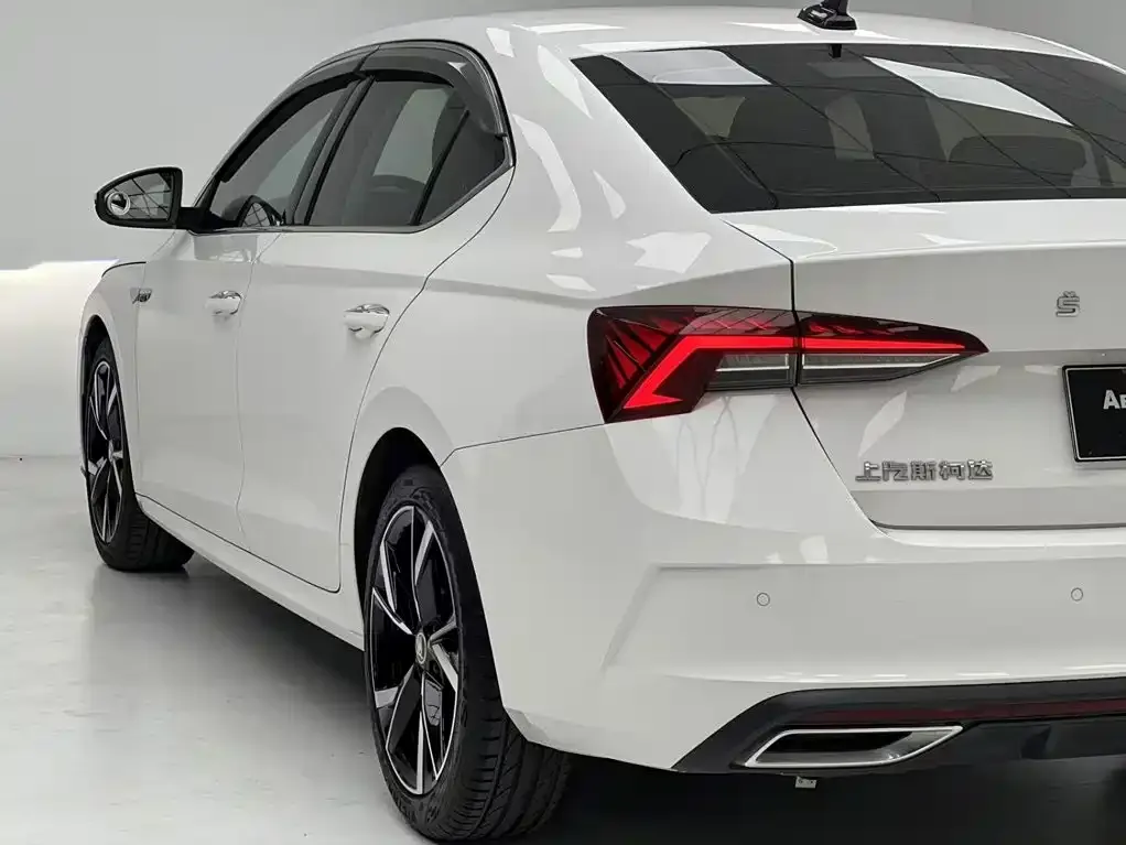Skoda Octavia — фото 10
