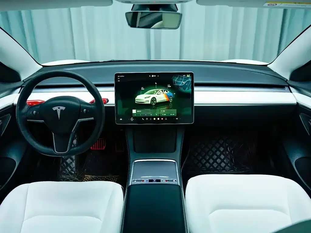 Tesla Model 3 — фото 4