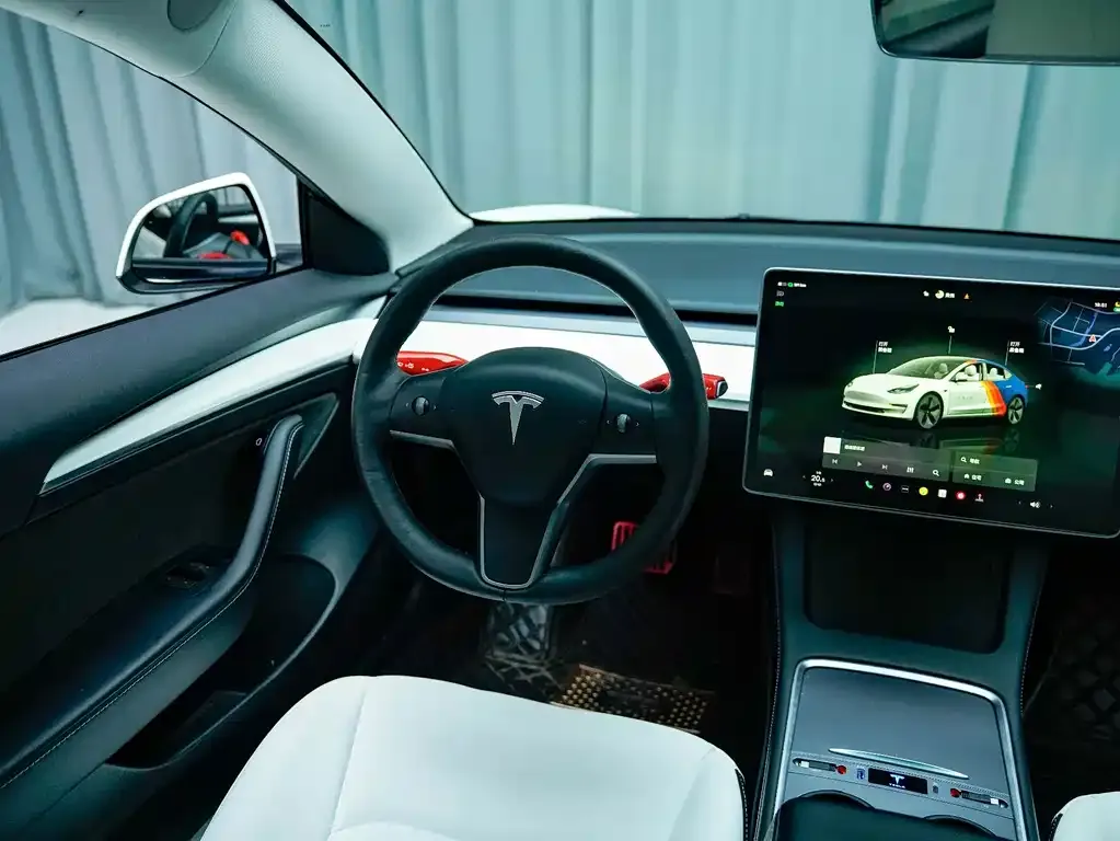 Tesla Model 3 — фото 10