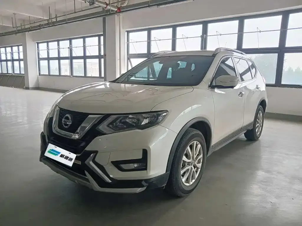Nissan X-Trail — фото 1