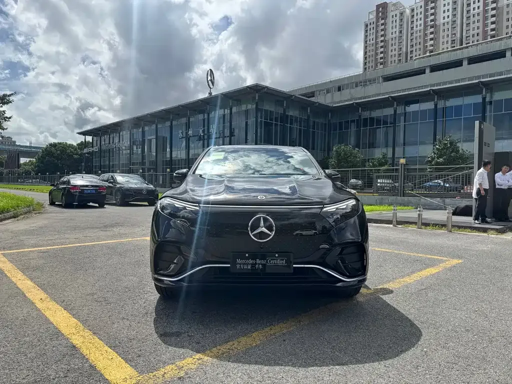 Mercedes-Benz EQS SUV — фото 7