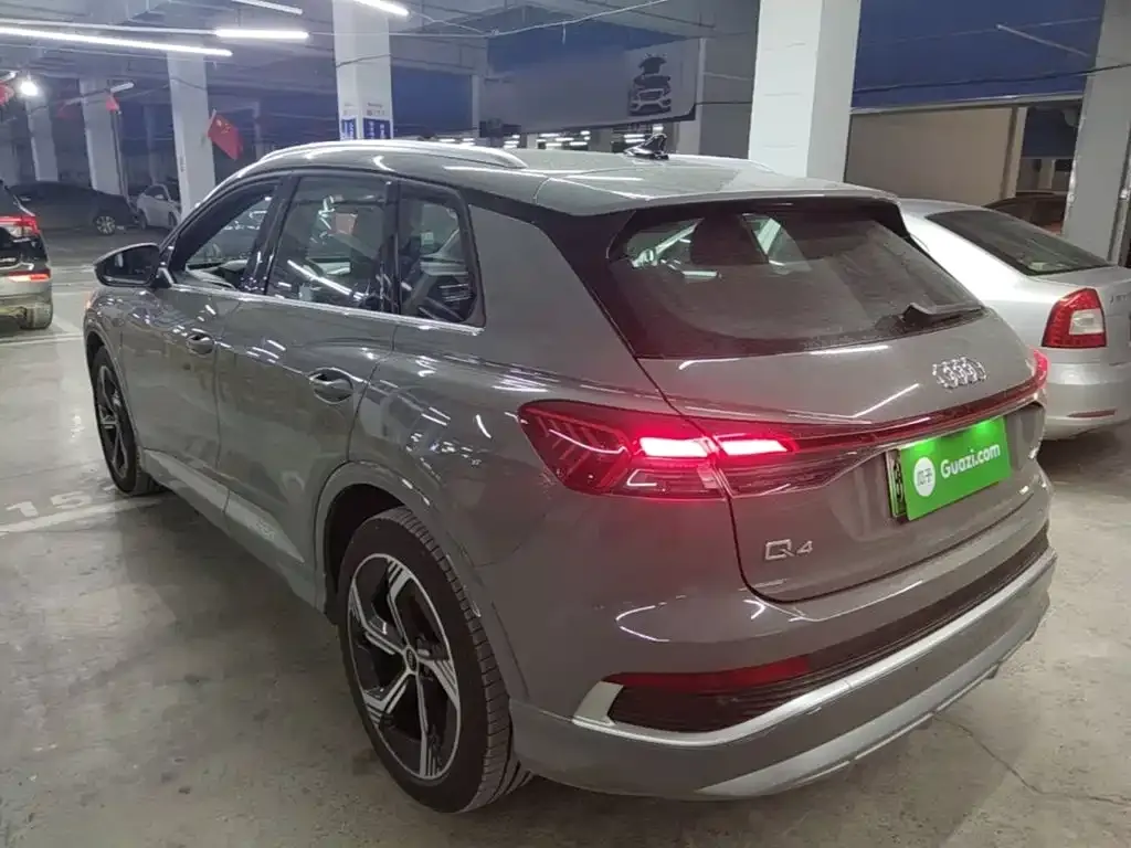 Audi Q4 e-tron — фото 4