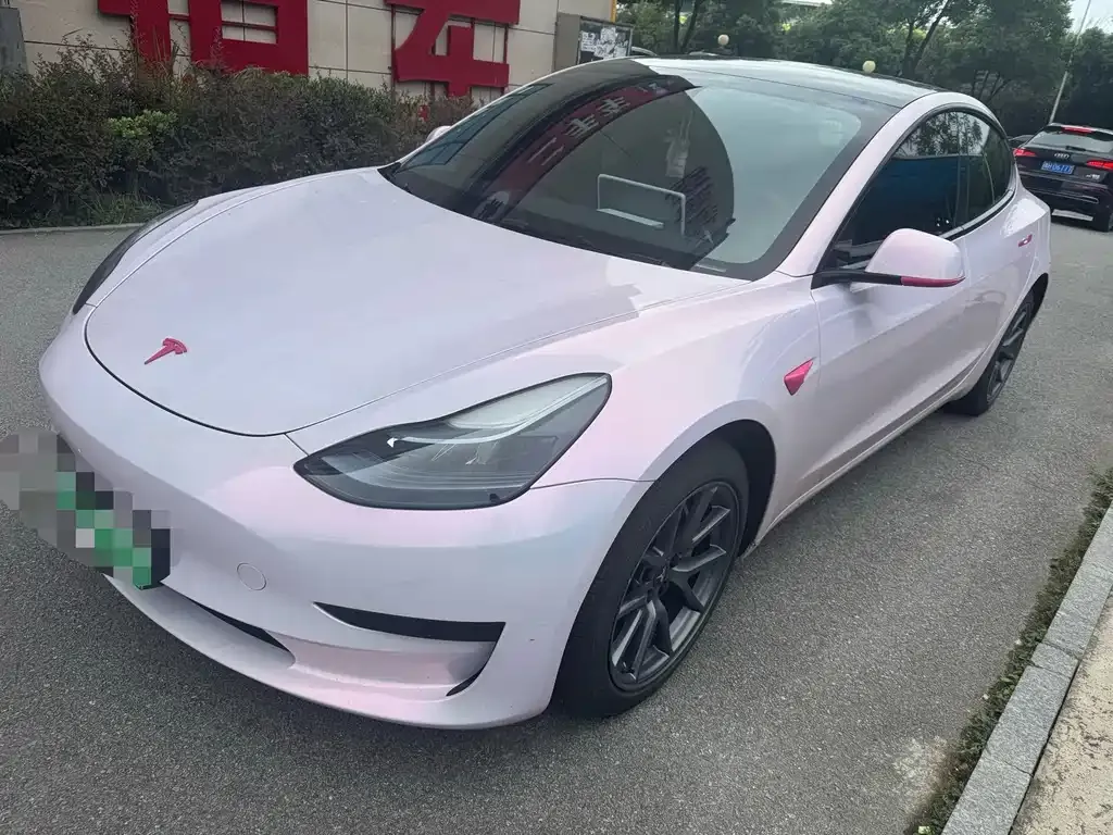 Tesla Model 3 — фото 1